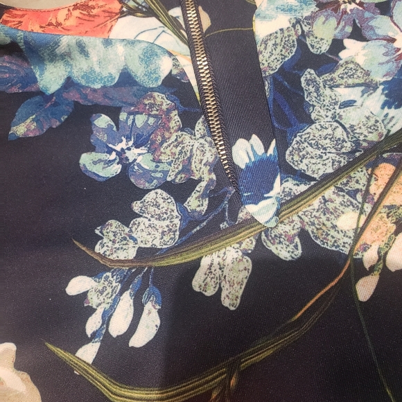 Floral dress - Picture 3 of 4